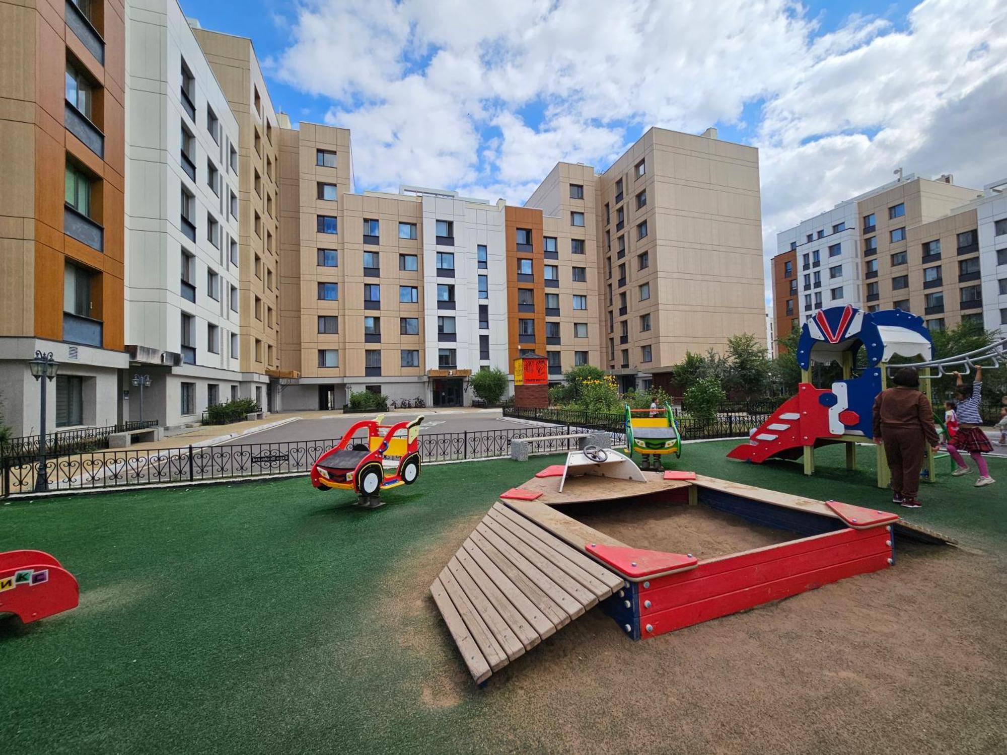Ernaz Plus Apartments-Expo-Boulevard 130 Nur-Sultan  Exterior photo